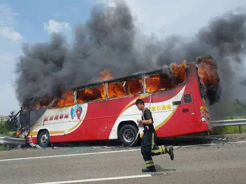 客運車起火事故頻發(fā) 該如何正確逃生？